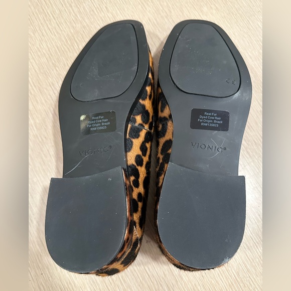 Vionic Sellah Womens Leopard Print Calf Hair Slip On Loafers 8.5 NEW - Picture 4 of 7